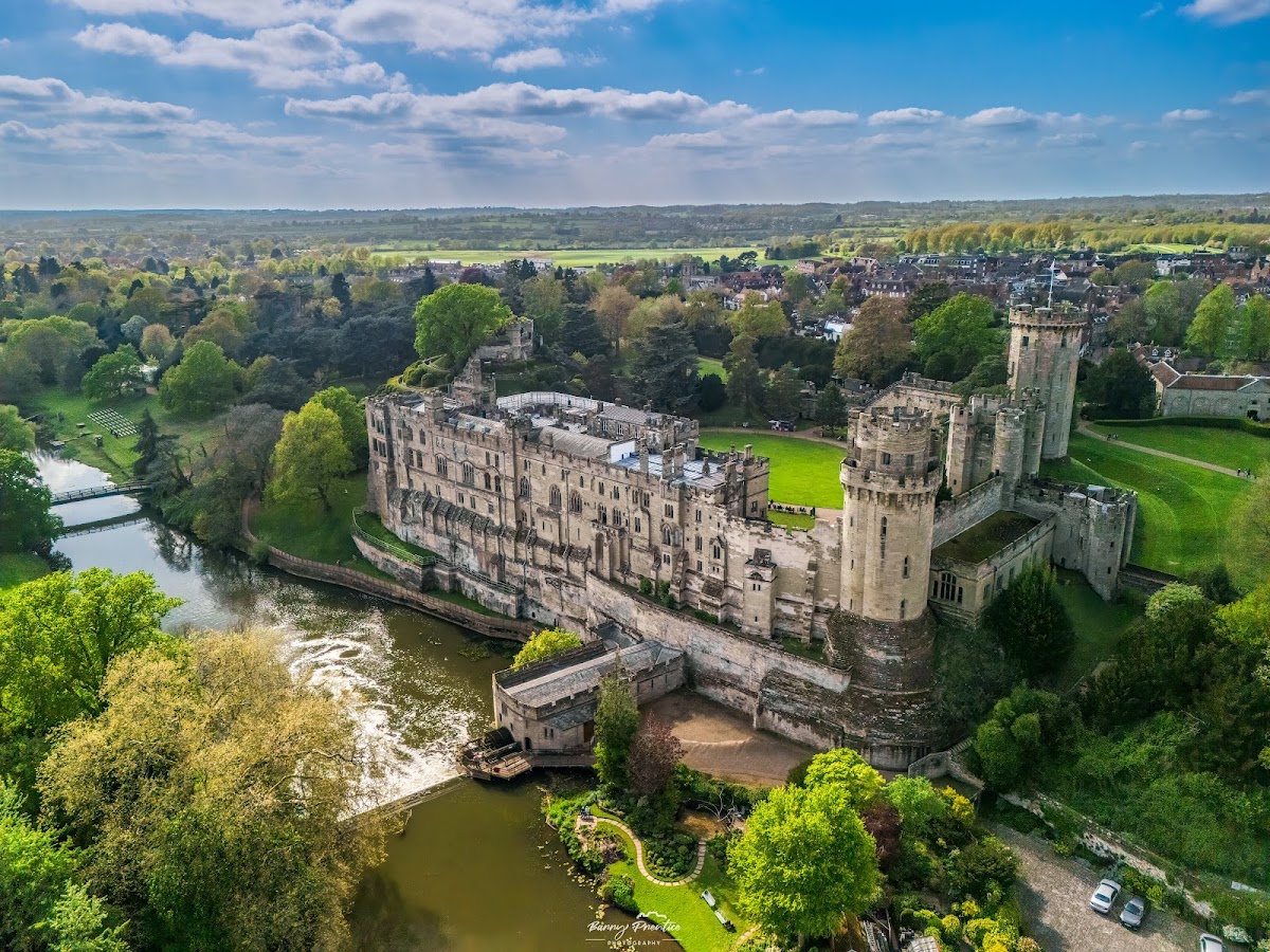 Warwick Castle Dog Light Trail — photo 4