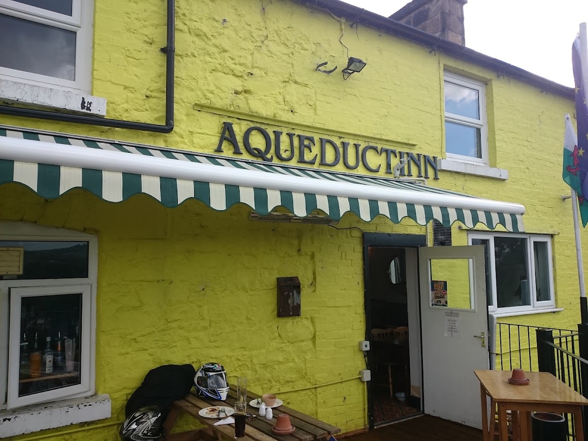 Aqueduct Inn