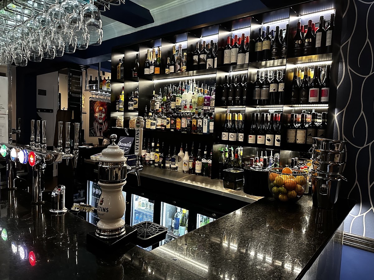 Borelli's Bar & Restaurant