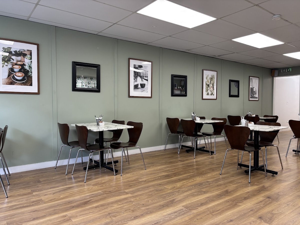 Calma Cafe & Bar