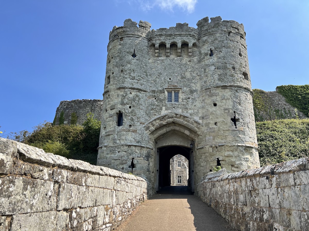 Carisbrooke Castle Walk