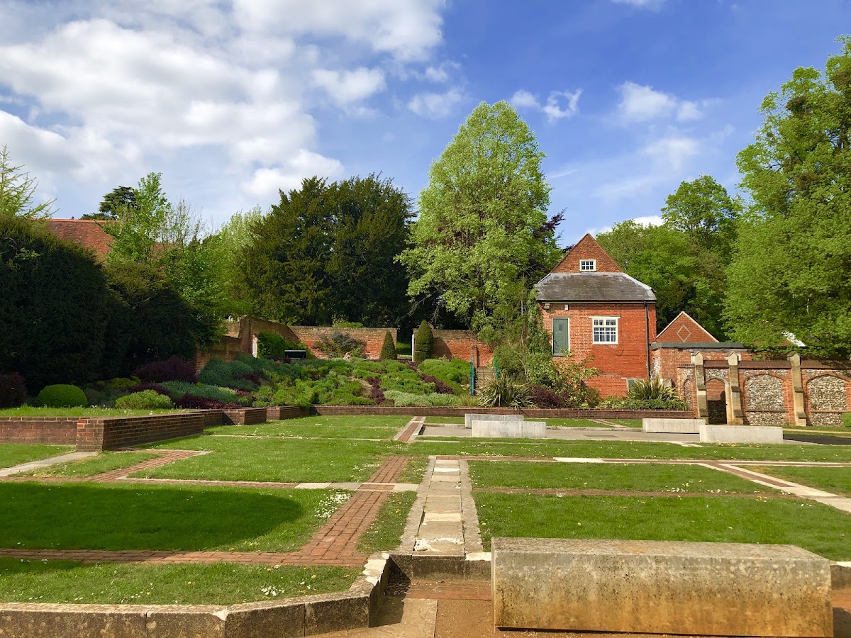 Caversham Court Gardens
