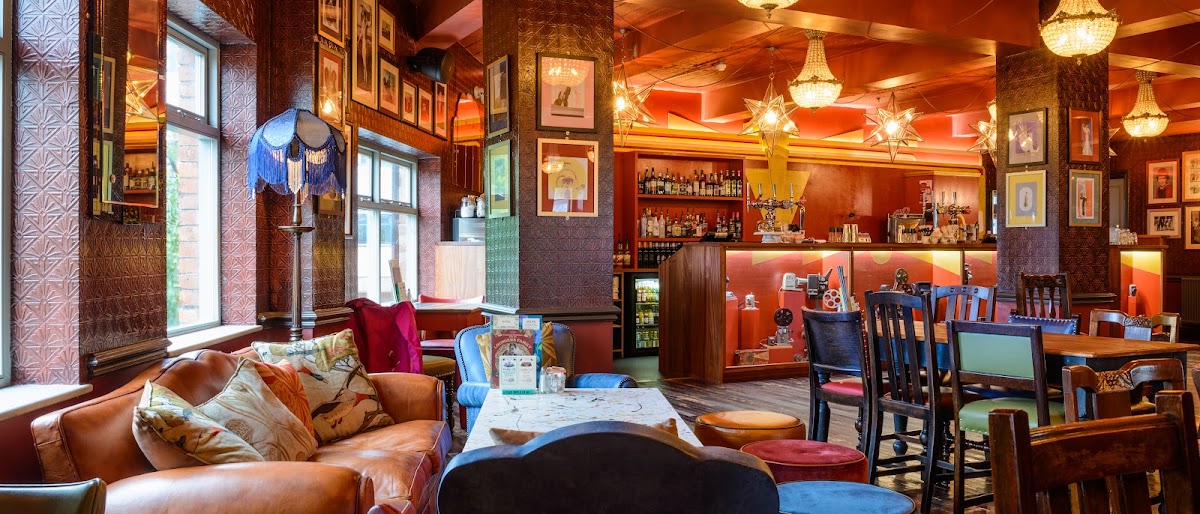 Edmundo Lounge