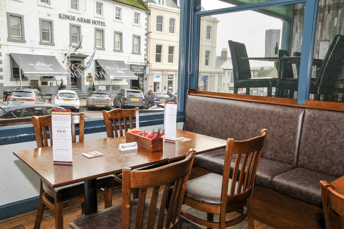 Foxtons Wine Bar & Restaurant