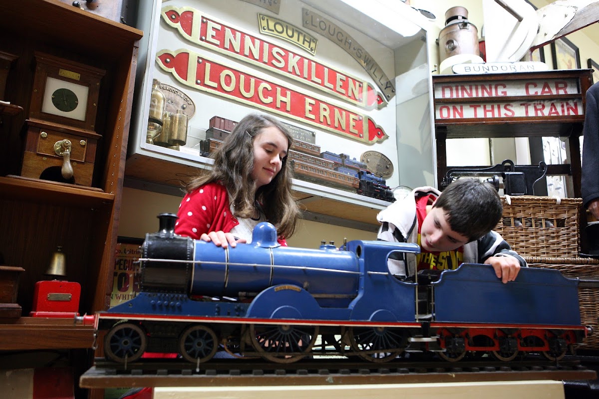Headhunters Barber Shop & Railway Museum