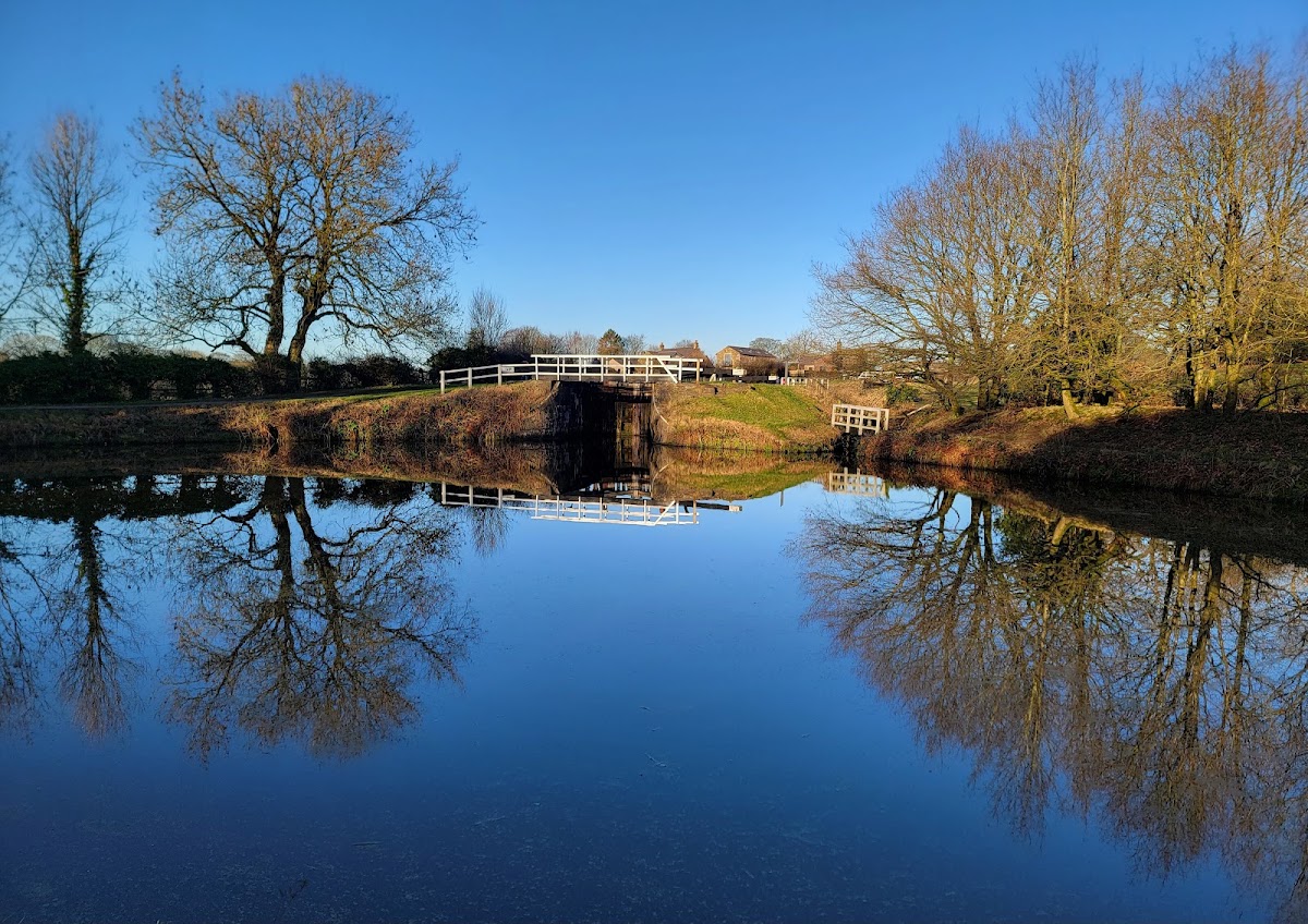 Leeds-Liverpool Canal Towpath