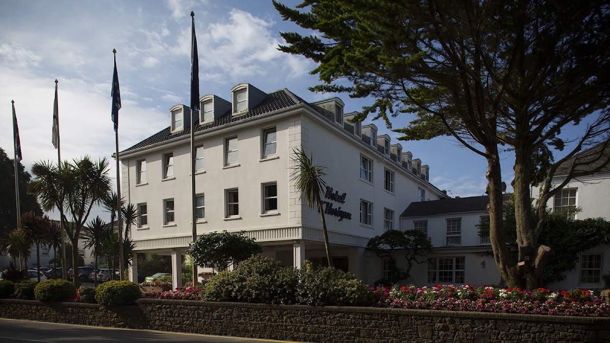 L'Horizon Beach Hotel and Spa