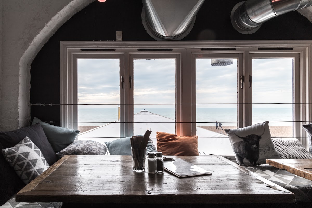 Lucky Beach Cafe