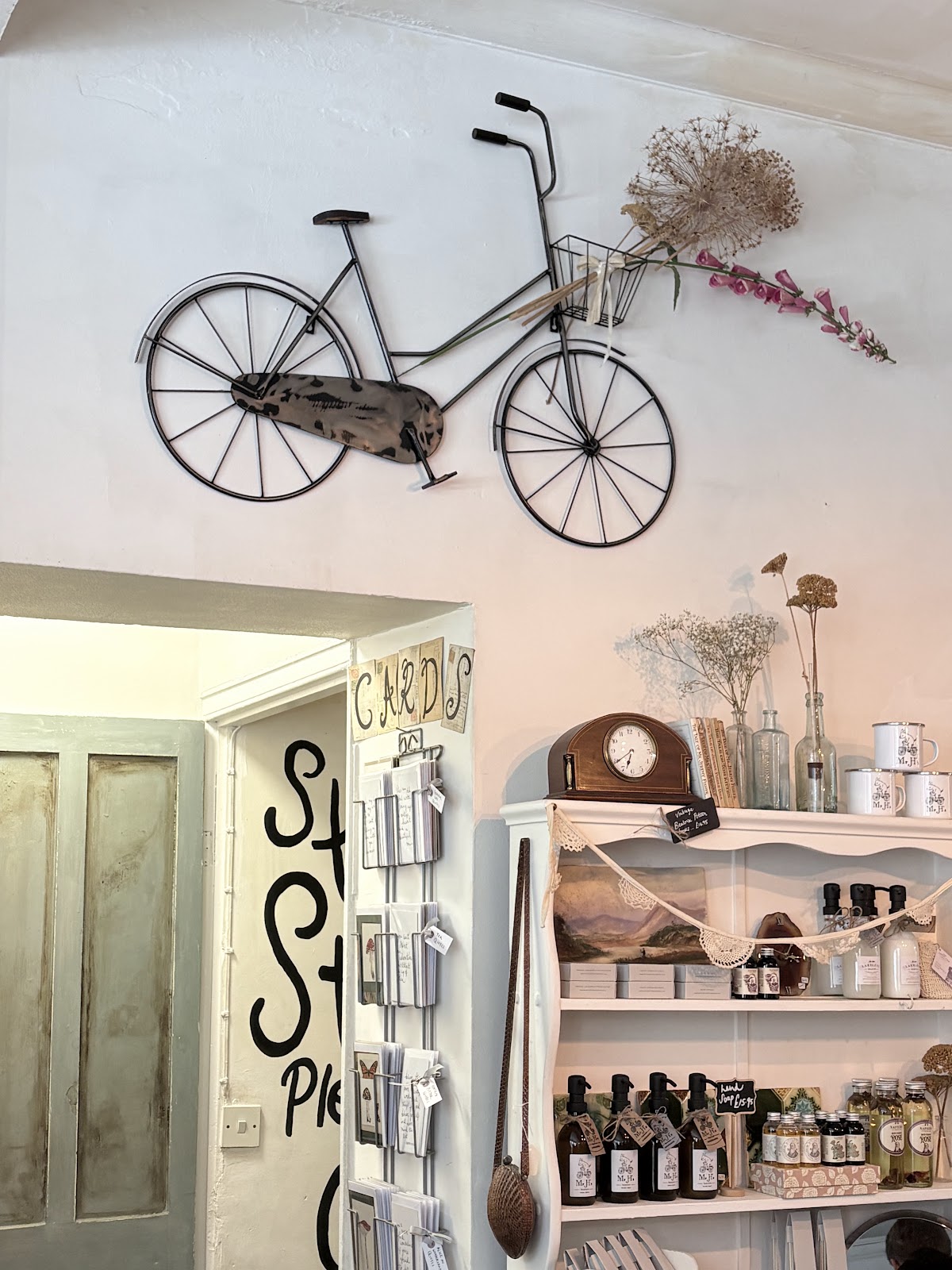 Mr H's Tearoom