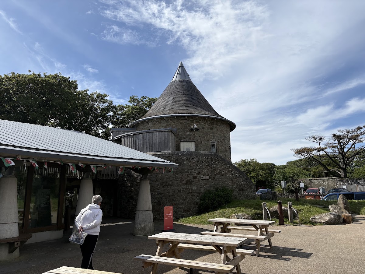 Oriel y Parc Gallery and Visitor Centre