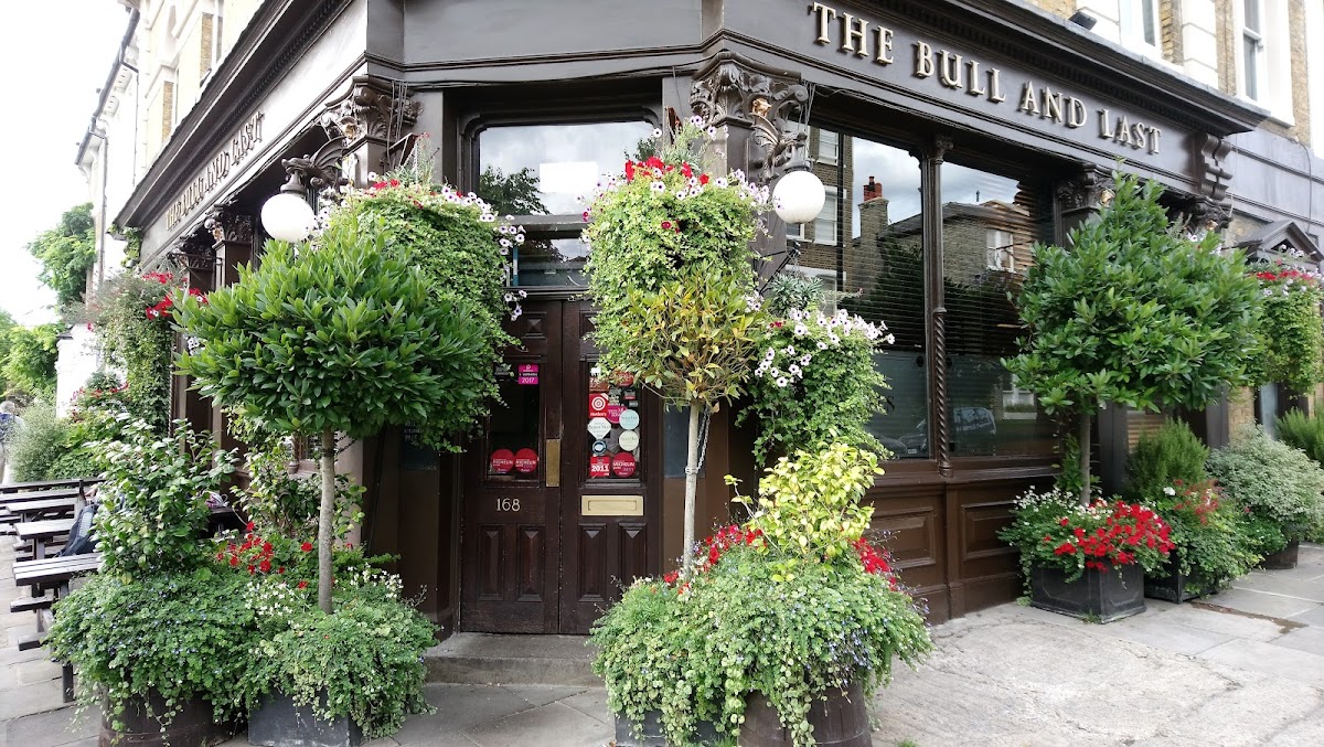 The Bull and Last Rooms