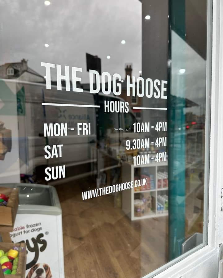 The Dog Hoose