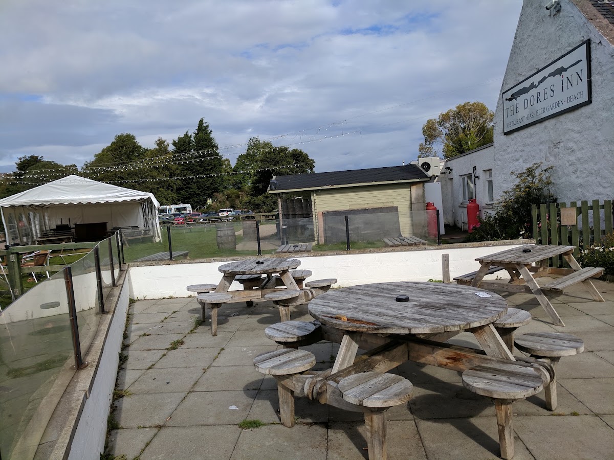 The Dores Inn