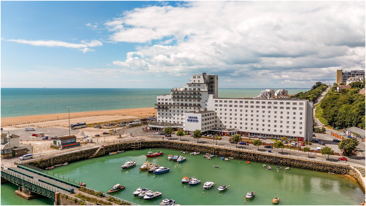 The Grand Burstin Hotel