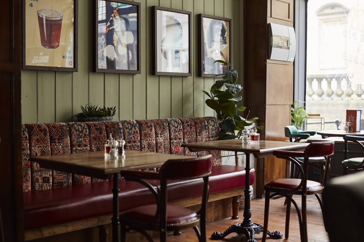 The Pig and Fiddle