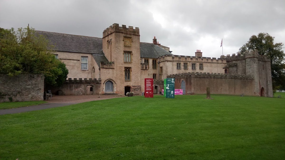 Torre Abbey Gardens