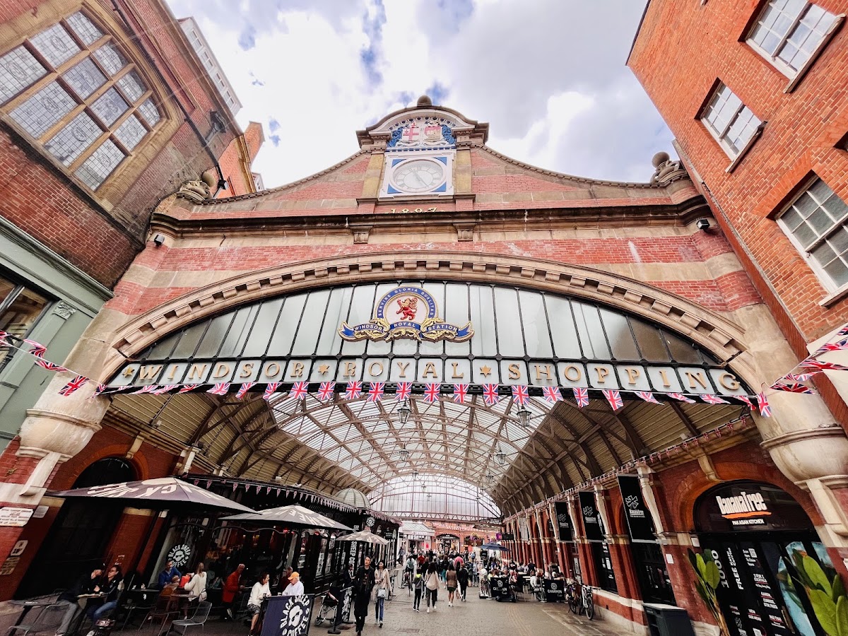 Windsor Royal Station Shopping
