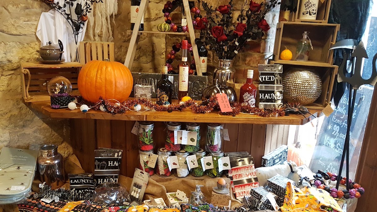 Whole Hogg Farm Shop and Tearoom — pumpkin patch photo 3